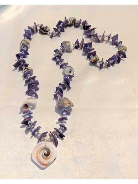 Estate Jewelry - Vintage SeaShells & Purple Shell Pieces Beaded Chunky Statement Necklace 26" EUC